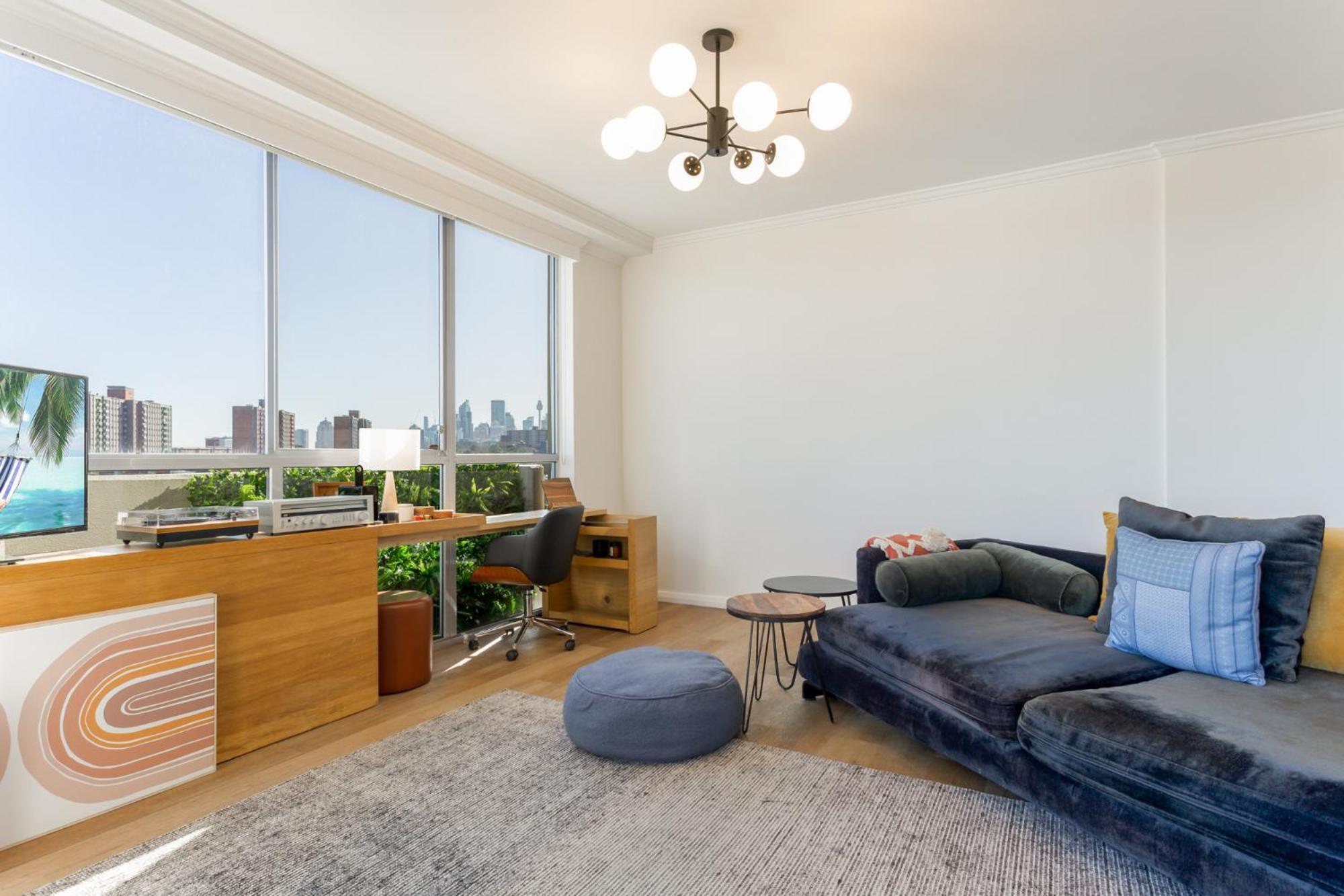 Bright And Modern In Amazing Location